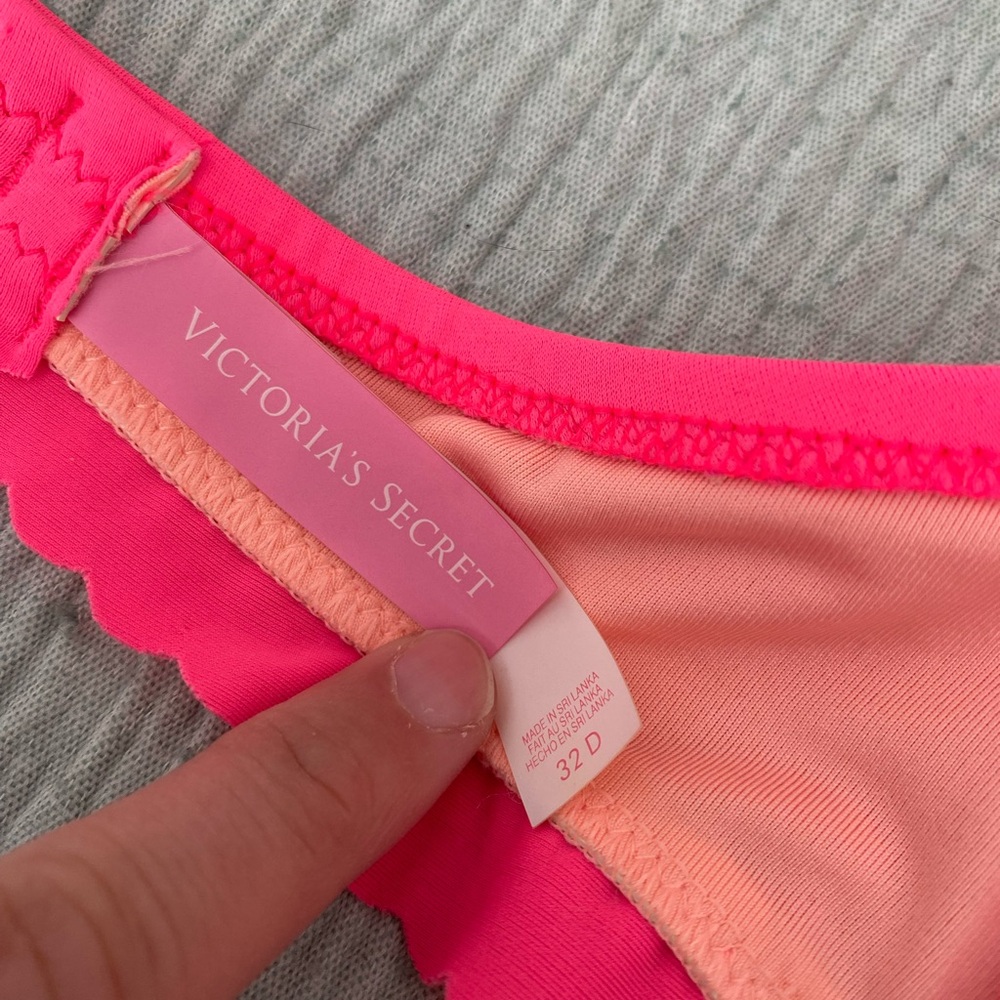 Victoria's Secret Pink The Getaway Scalloped Bikini Top 32D - Picture 3 of 6